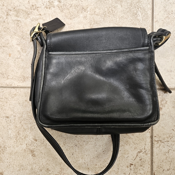 バッグ COACH Vintage Leather Black Shoulder Bag Vintage COACH Black Leather Legacy City Bag Turn lock Flap